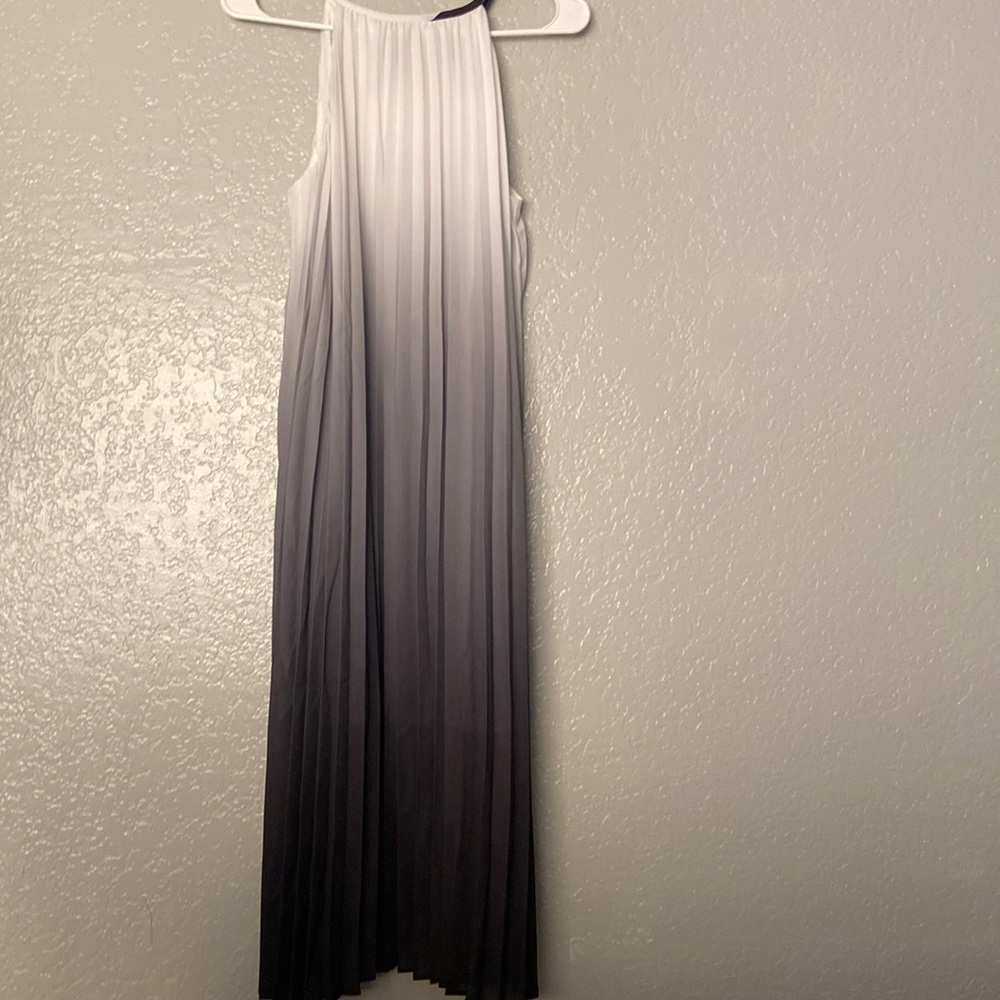 Worthington White fading to light gray to dark charcoal gray dress